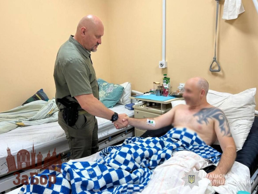 Начальник ГУНП Запорізької області відвідав постраждалих поліцейських