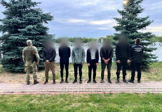 Чотирьох запоріжців, під час спроби втекти, затримали на кордоні з Угорщиною