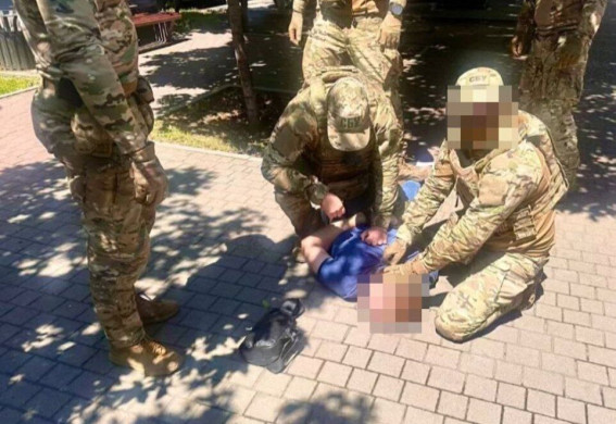 21 тисяча доларів за втечу від мобілізації: у Запоріжжі СБУ накрила чергову схему заробітку на ухилянтах (фото)