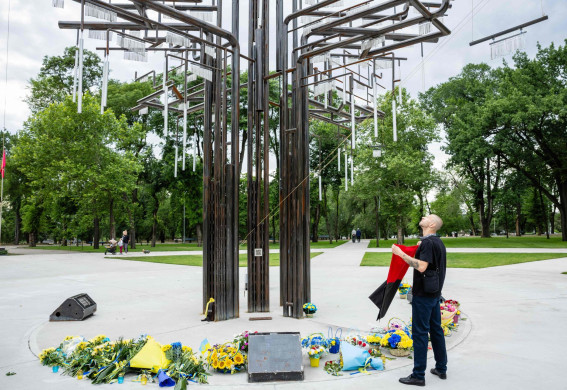 У Запоріжжі біля Дерева Пам’яті вшанували  загиблих Героїв