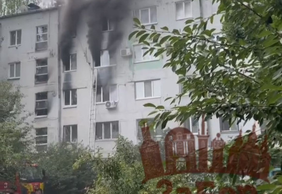 У Запоріжжі палала багатоповерхівка: люди стрибали з вікон (фото відео)