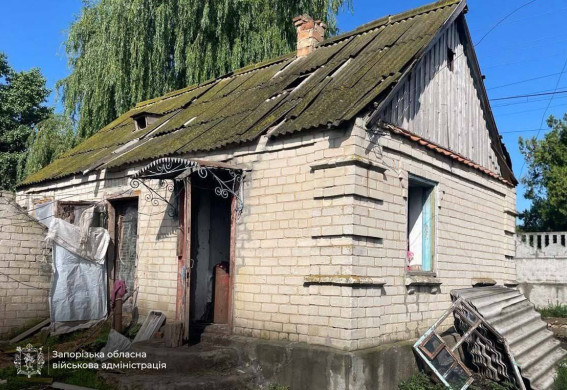 Поранено жінку, майже 400 ударів по області та нічна атака на Запоріжжя