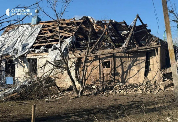 У Запорізькому районі зруйновано церку та магазин, 70 будинків пошкоджено внаслідок авіаудару росіян (фото, відео)