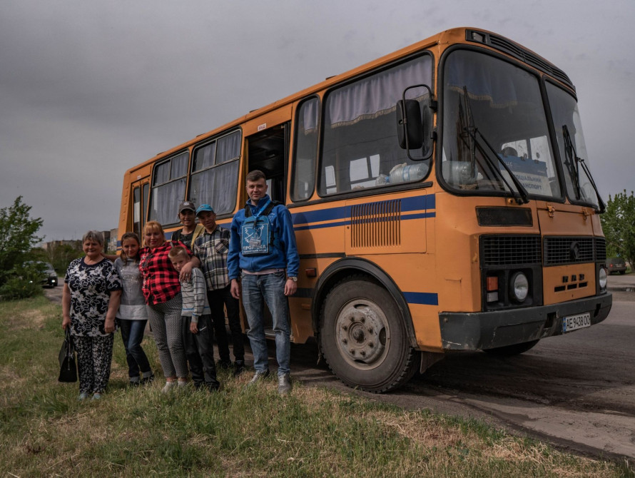 Соціальні автобуси від гуманітарної місії "Проліска"