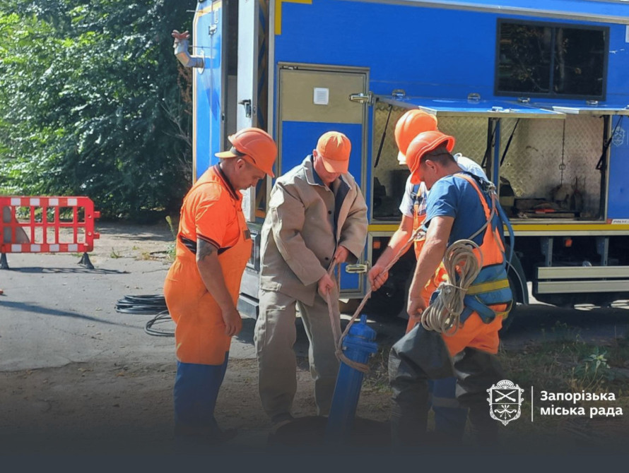 У Запоріжжі оновлюють пожежні гідранти