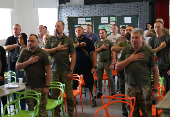 Допомога ветеранам на часі: рік роботи проєкту Метінвесту Спілкуй. Ветеран
