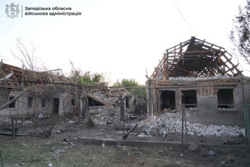 росіяни вночі завдали ударів РСЗВ по передмістю Запоріжжя: пошкоджені та зруйновані будинки (фото, відео)