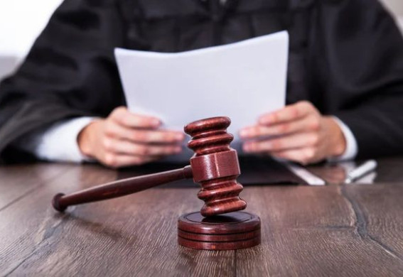 У Запоріжжі 20-річний студент зґвалтував дівчину у міському парку: суд переглянув рішення по його вироку