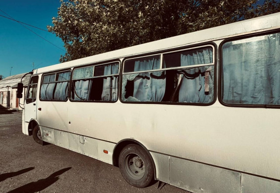 Під Запоріжжям російський дрон вдарив по маршрутці (фото)