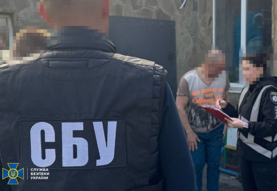 У Запоріжжі псевдовійськові заробили 8 мільйонів на продажі гуманітарки для фронту