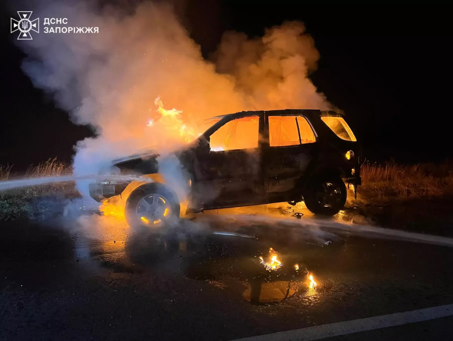 У Запорізькому районі палала автівка