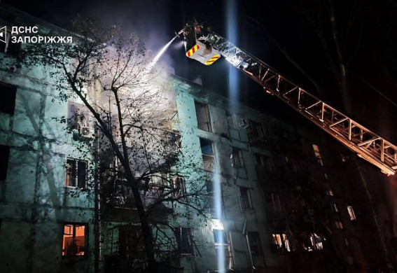 Внаслідок ударів по Запоріжжю пошкоджено щонайменше 15 будинків, 13 людей поранені (фото, відео)