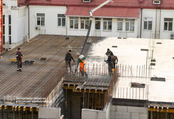 У Запоріжжі підземний хірургічний корпус дитячої лікарні готовий на 50% (фото)