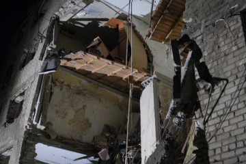 У Запоріжжі чотири людини поранені через ворожий удар: двох госпіталізовано (фото, відео)