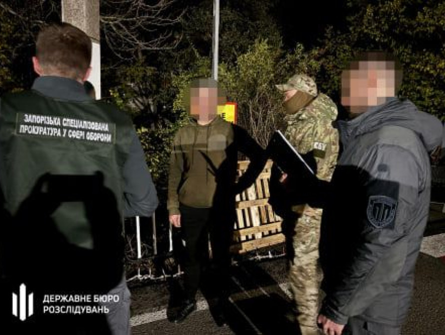 Дезертир переправляв інших військових через кордон