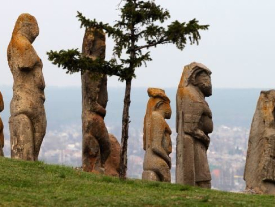 Кам'яні баби