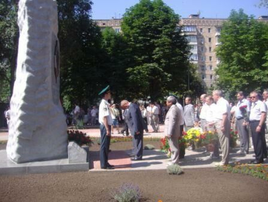 В Запорожье открыли новый памятник и призвали не считать себя второсортными