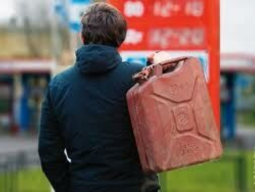 В Запорожской области чиновник "накатал" гостоплива на 2,2 тыс. грн.