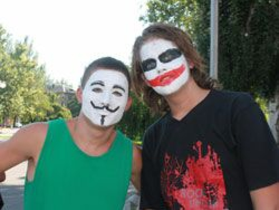 В Мелитополе молодежь  раскрасила лица и жизнь