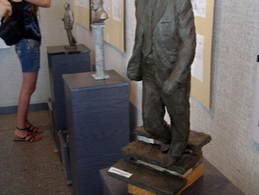 Запорожцы выбрали памятник Александру Поляку