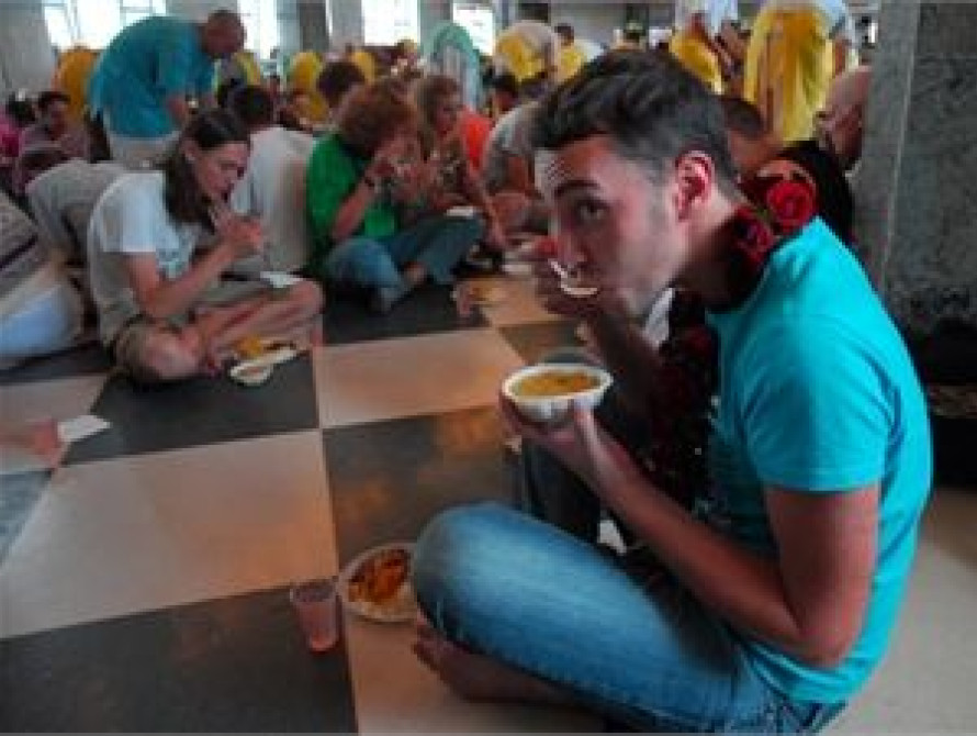 В Запорожье можно бесплатно поесть на улице