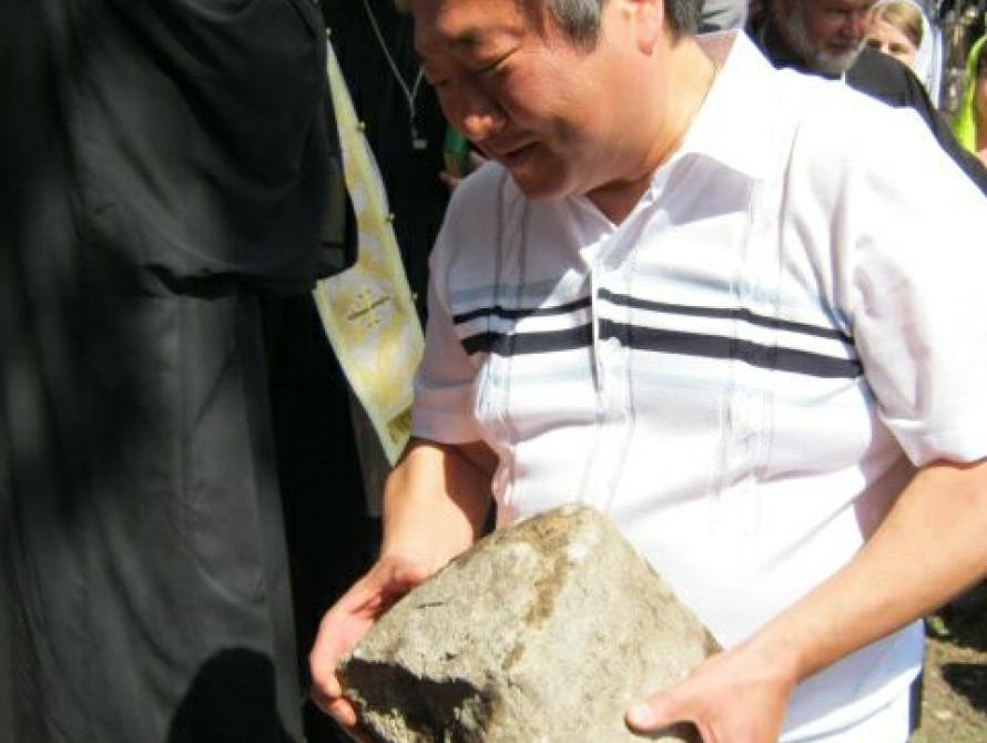 В Запорожье заложили камень для строительства воскресной школы