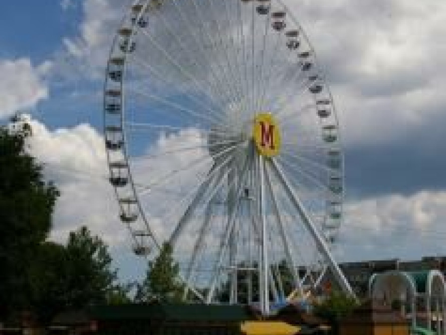 Завтра в Бердянске запустят самый высокий аттракцион в Украине 