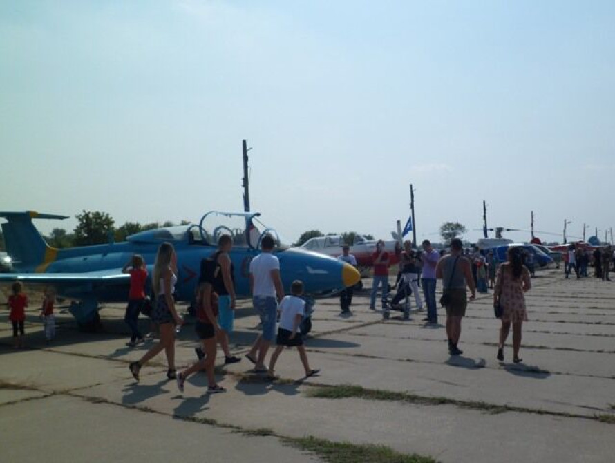 Харьковчанин подарил запорожцам сердце в небе