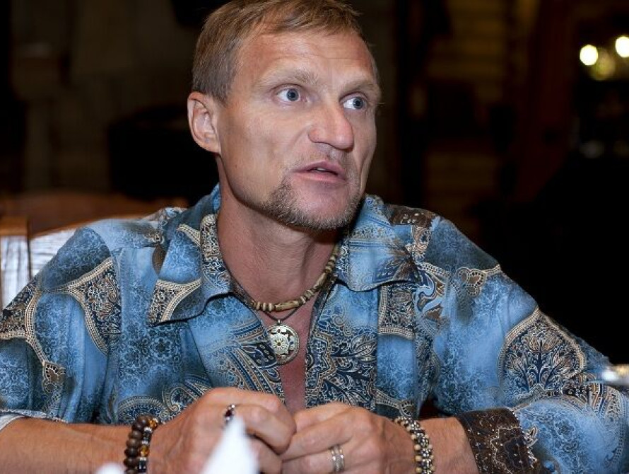 В Запорожье Олег Скрипка снял клип с гусями и козами