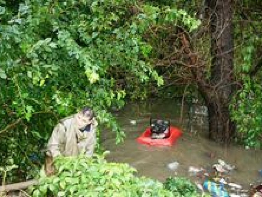 В Запорожье жилой район "пошел" на дно озера