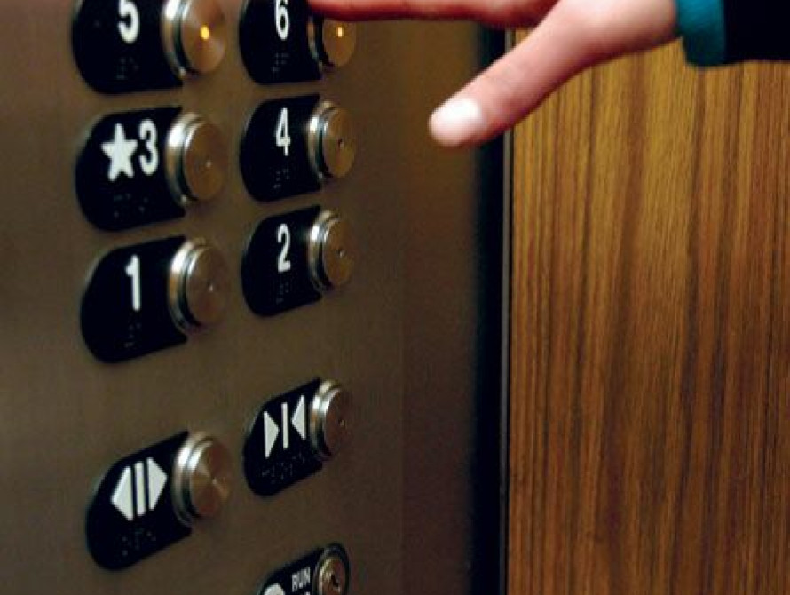 Запорожье, бери пример с Мелитополя - в городе работают все лифты