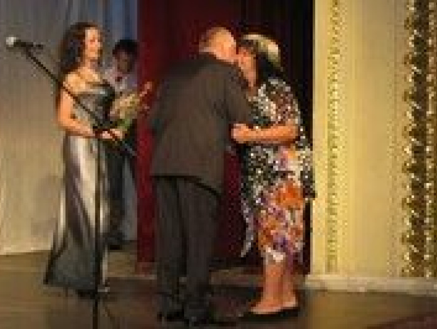 В Запорожье вторую неделю поздравляют предпринимателей