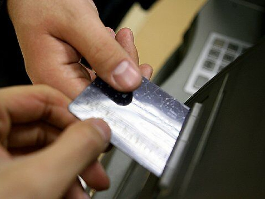 Перед выборами в Запорожье раздают не только вклады Сбербанка, но и скидки