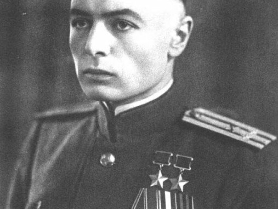 В Приморске поставили памятник великому артиллеристу