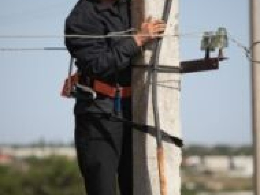 В Запорожье неизвестный уже 2 месяца ворует электрооборудование 