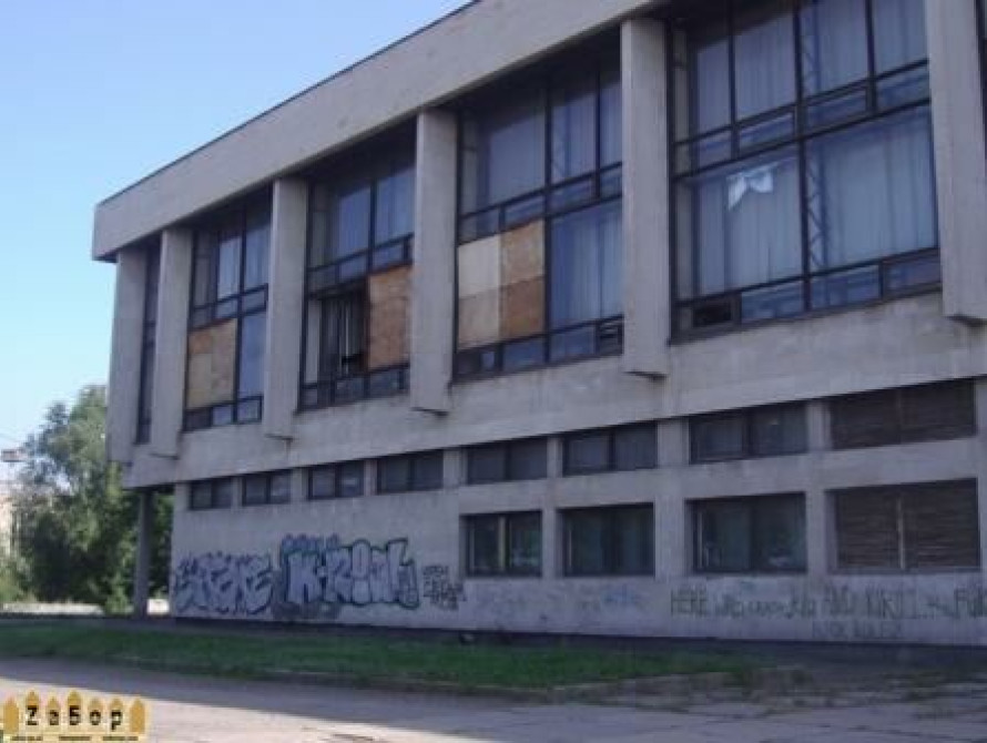 В Запорожье Дворец творчества сползает к Днепру