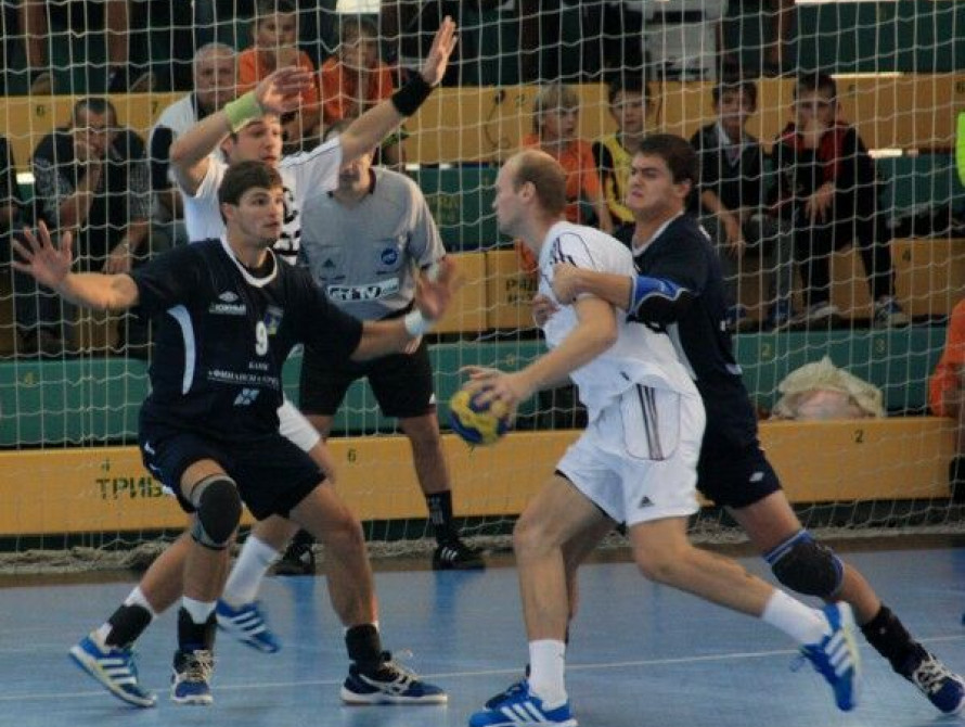 В Запорожье гандбольное дерби закончилось разгромной победой "ЗТР"