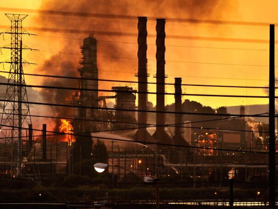 В Запорожье горел завод – тушили 42 спасателя