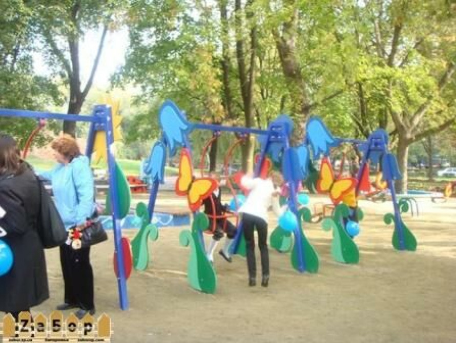 В Запорожье открыли детскую площадку за 4 млн. грн.