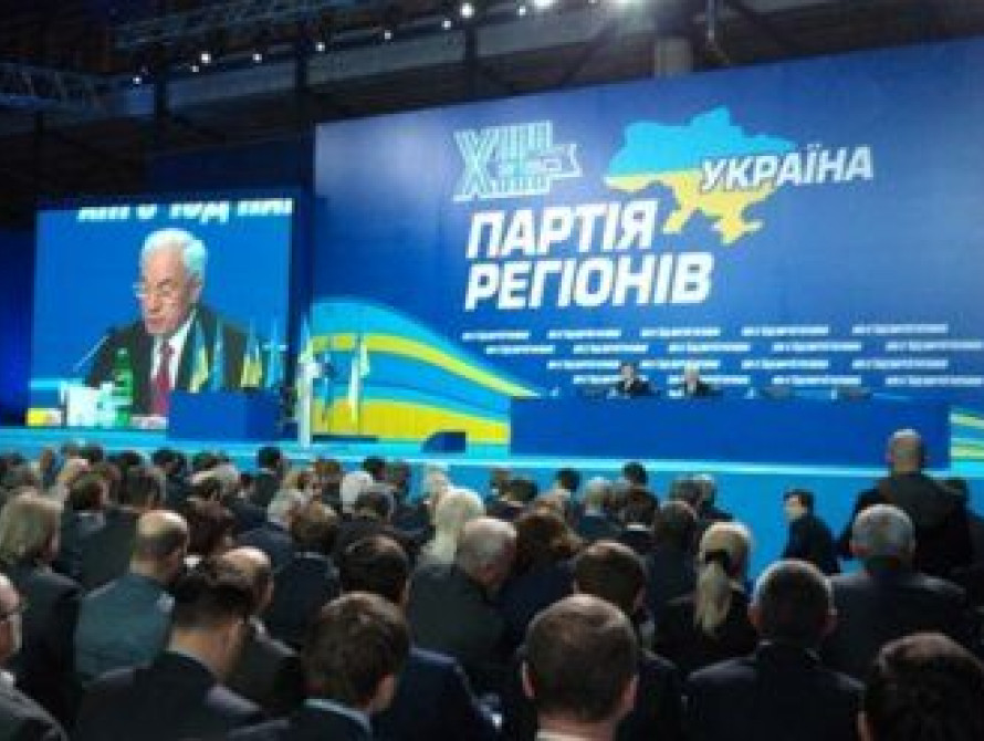 Азаров едет в Запорожье агитировать  