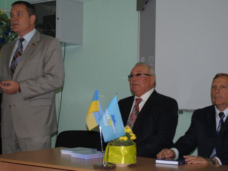 Колесниченко приезжал в Запорожье объяснить педагогам за кого голосовать