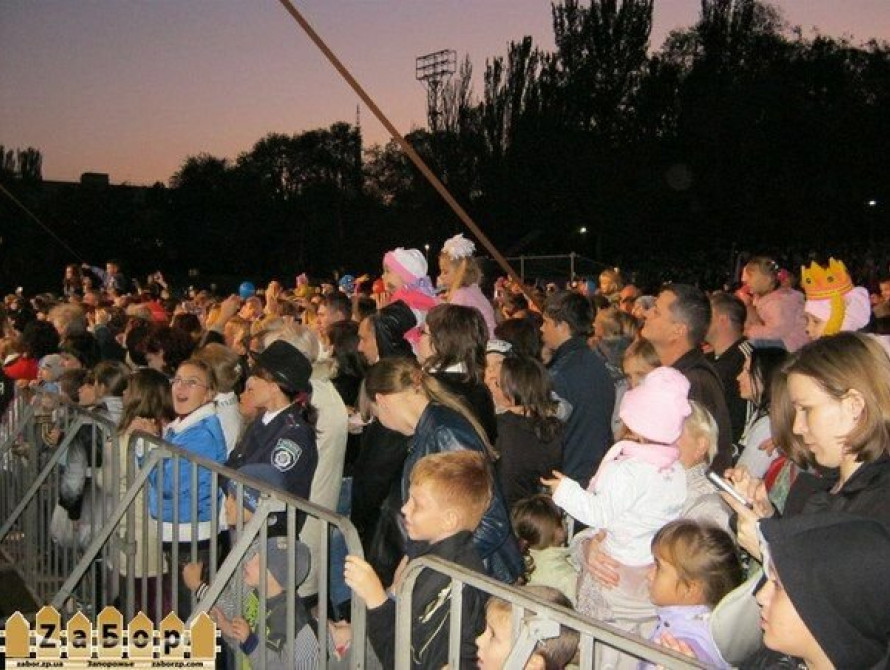Концерт Пономарева в Запорожье собрал много ... детей