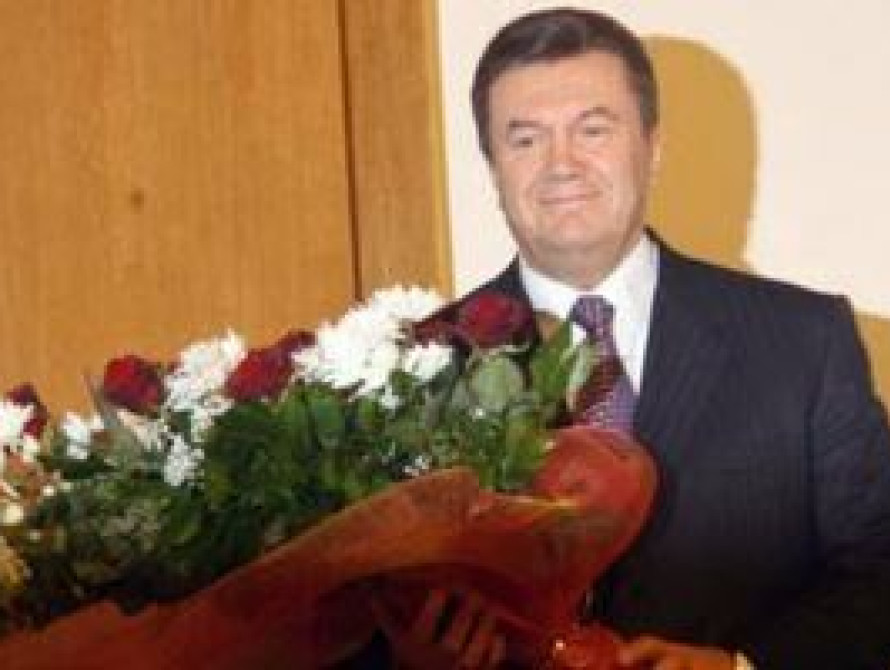 Янукович присвоил жителю Мелитополя звание "Заслуженного автомобилиста"