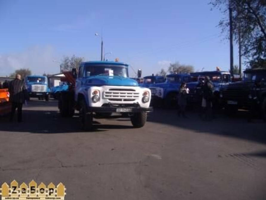 В Запорожье из 238 машин, необходимых для уборки, есть лишь 78