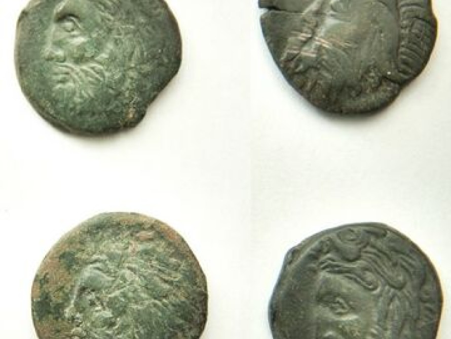 Банковский служащий подарил краеведческому музею в Запорожье клад