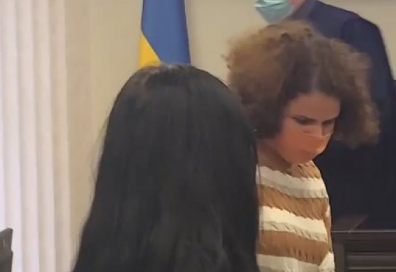 В Запорожье суд избрал меру пресечения для подозреваемой в избиении девочек около школы (фото, видео)