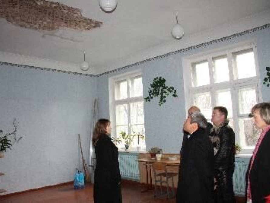 В запорожской школе №85 обрушился потолок