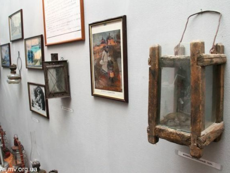 В Мелитополе показали эволюцию светильников