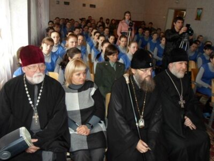 Запорожский архиепископ ко Дню Святого Николая отправился в колонию