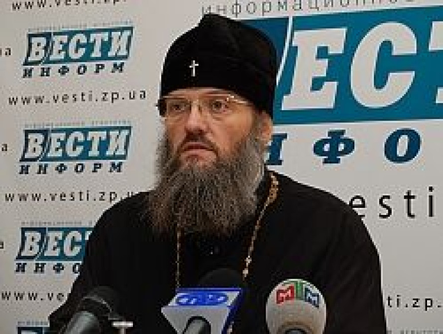 В Запорожье архиепископ пригласил всех на Новый год в храм